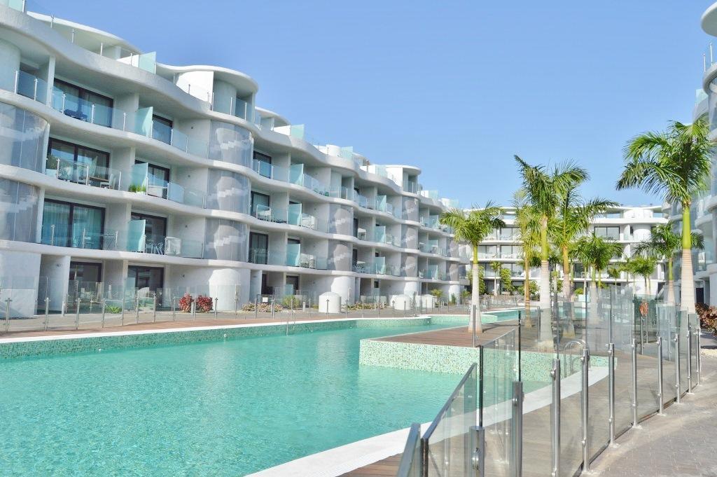 Las Olas Apartment Арона Екстериор снимка