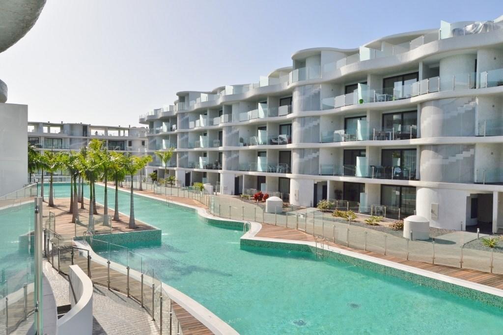 Las Olas Apartment Арона Екстериор снимка