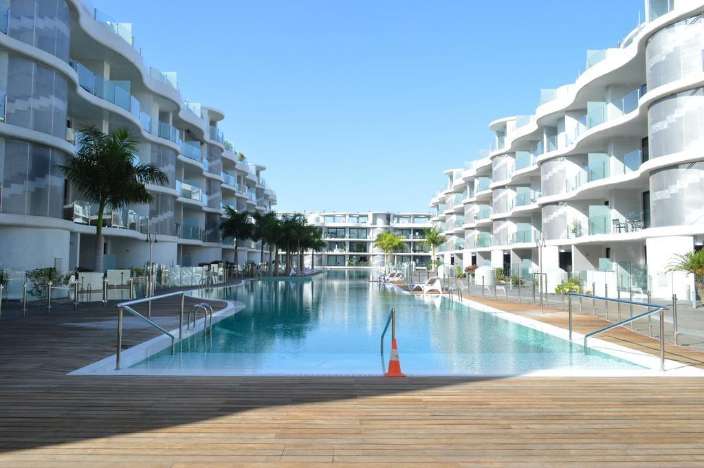Las Olas Apartment Арона Екстериор снимка